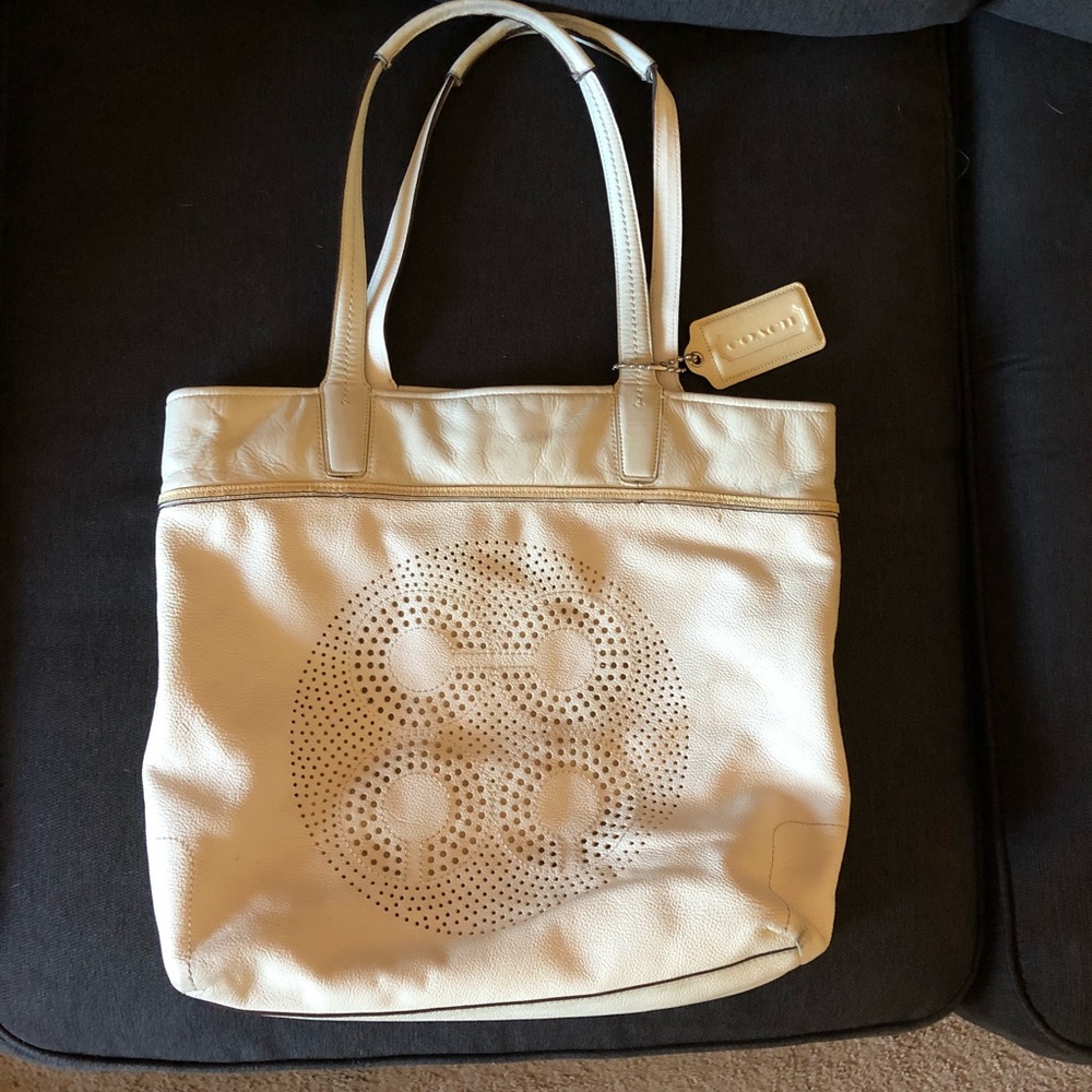 Beautiful Off White Coach Purse